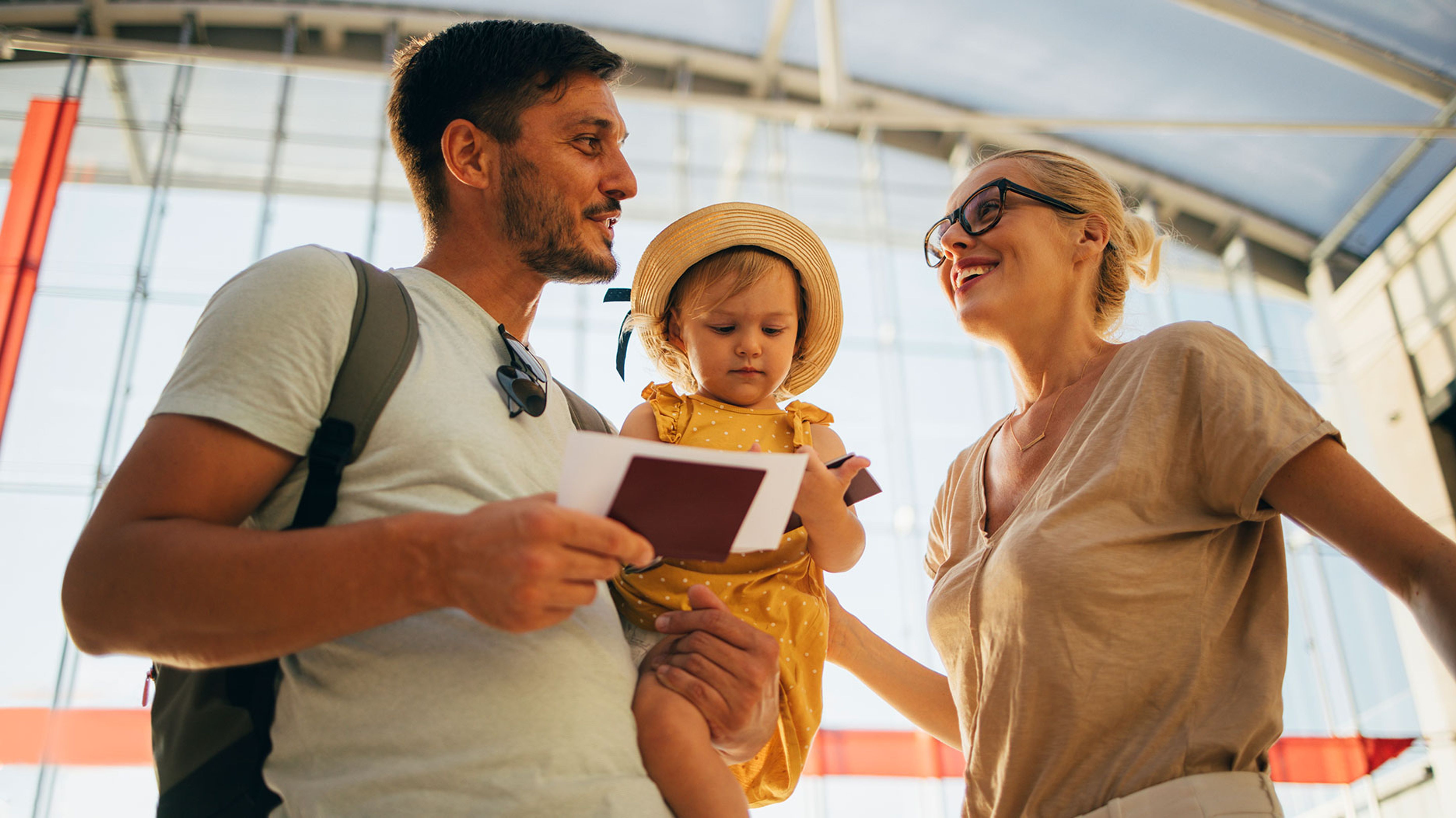 Famille avec un jeune enfant.
