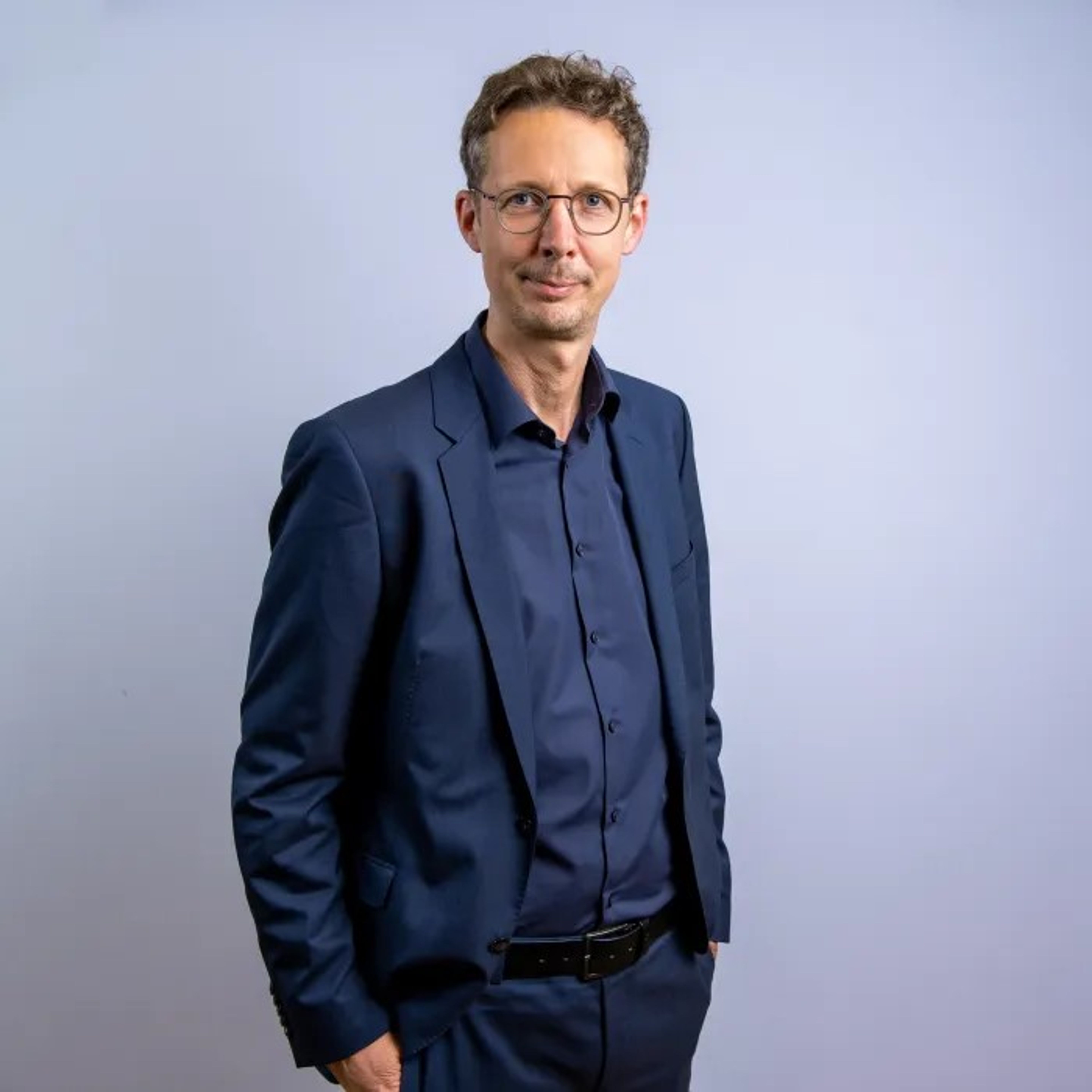 Michael Hermann ist Politikwissenschaftler und Geograph und leitet die Forschungsstelle Sotomo. Bild: © Marion Nitsch/Lunax